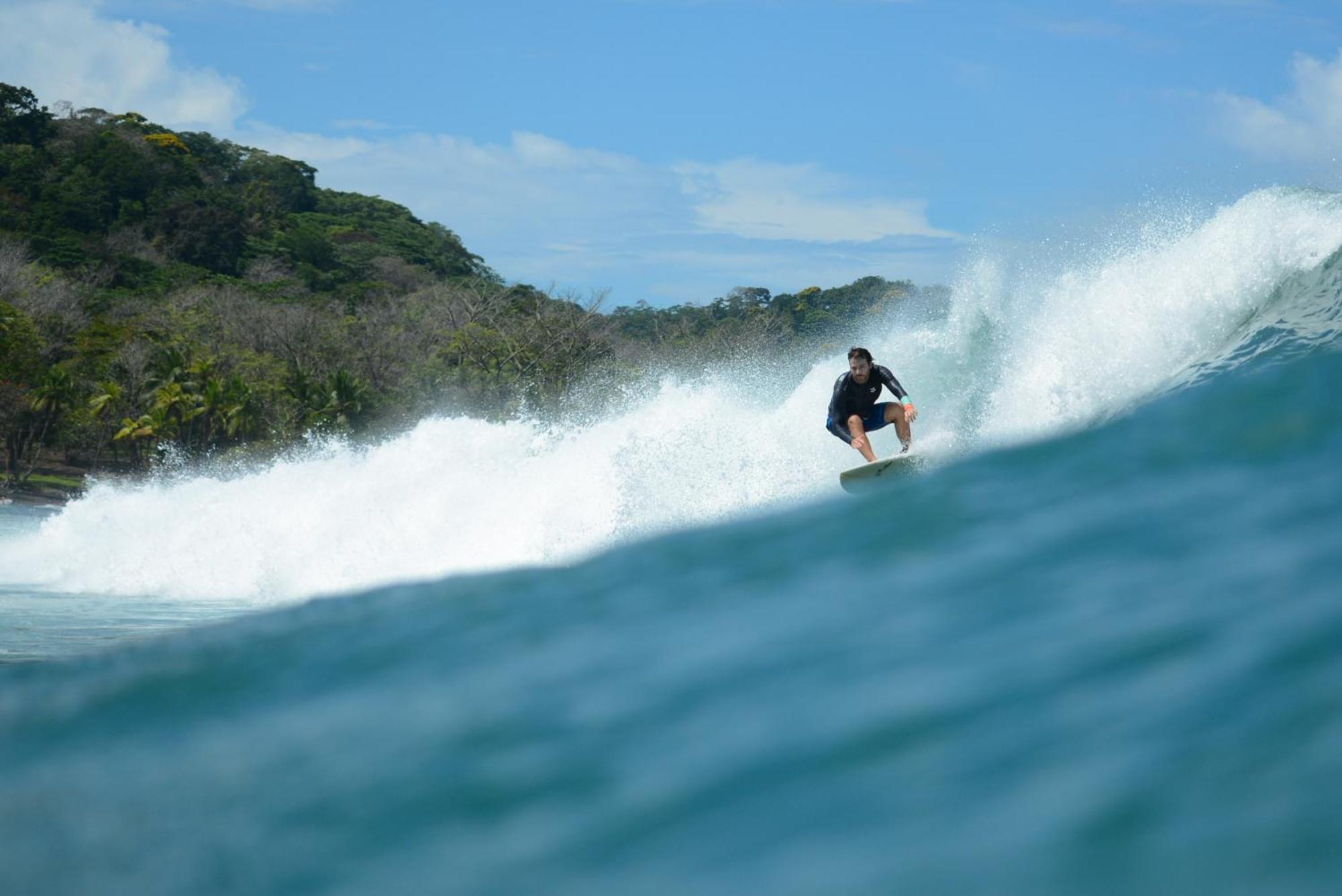 Swell Pavones (Puntarenas)